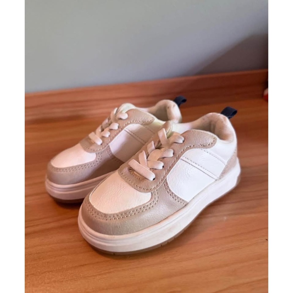 Old Navy Toddler Boys Girls Sneakers White Beige Faux Leather Shoes Size 6 NWOT